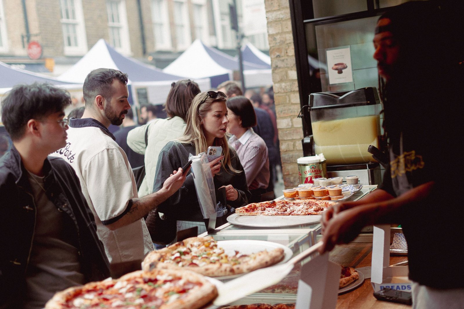 Five Feet Pizza Opens in London