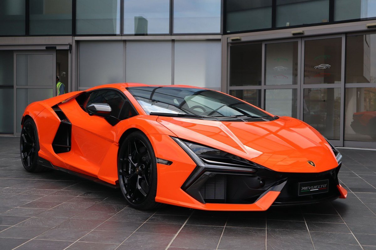 lamborghini revuelto sv