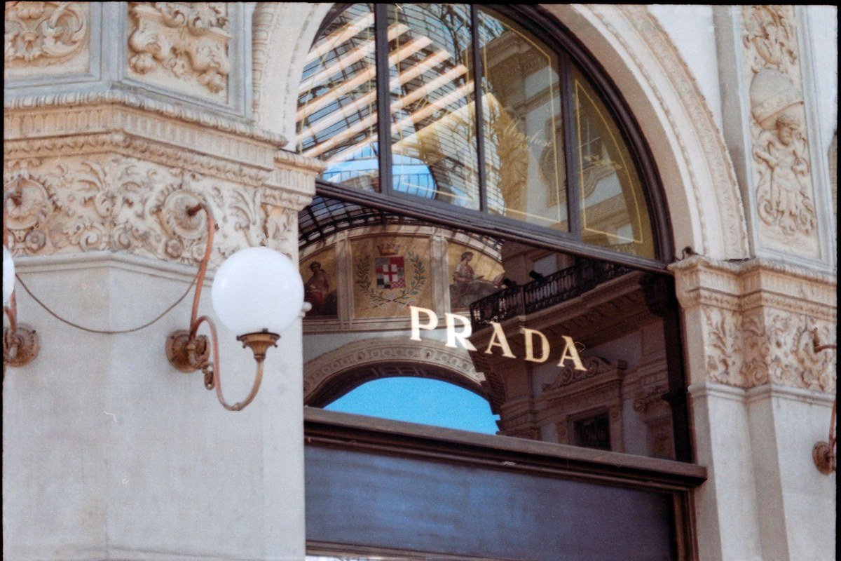 prada galleria milan